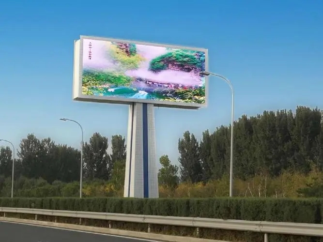 成都广告公司大型立柱广告牌优点有哪些？